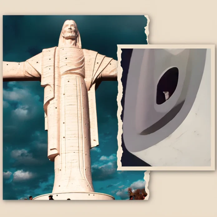 Cat spotted on Cristo de la Concordia statue Bolivia