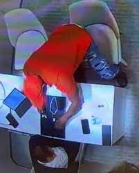 Fake athlete scams luxury jewelry store