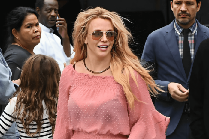 britney spears smoking cigarette on plane