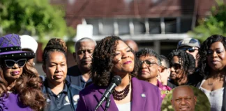 Florida Siblings Battle for Same Senate Seat — But Mom’s Backing Her Daughter brother and sister running for florida state senate