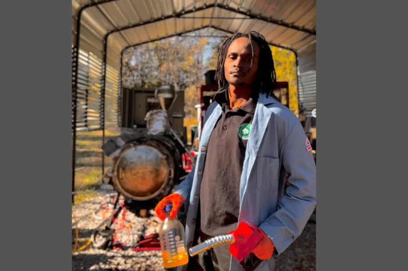 convert plastic waste into clean burning gas