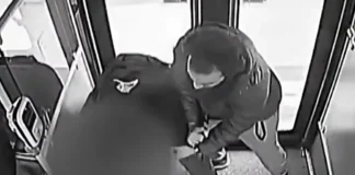 Muslim Man Slashed a Passenger’s Throat and Attacked Another in ISIS Pledge muslim man slashes throat on canada bus