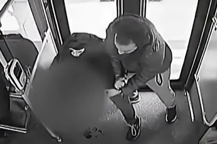 muslim man slashes throat on canada bus