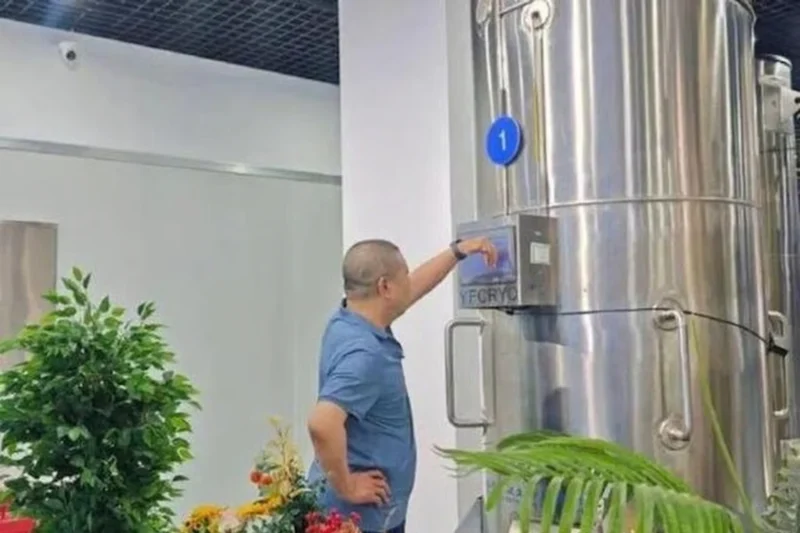 Cryonics ethics debate