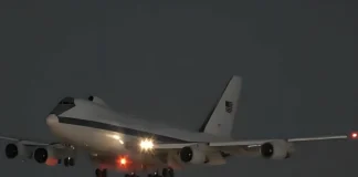Boeing 747 E-4B ‘Doomsday Plane’ Makes Rare LAX Appearance Boeing 747 E-4B Nightwatch LAX