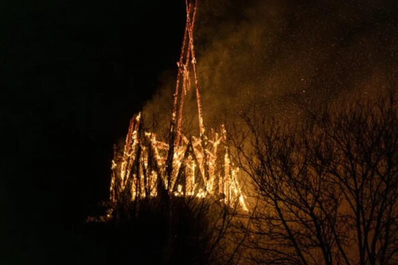 the Historic Vondel Church has been destroyed by a massive fire
