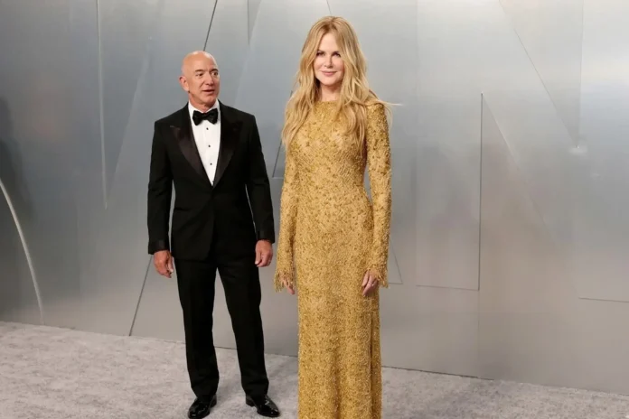 Nicole Kidman photobombs Vanity Fair Oscar Party