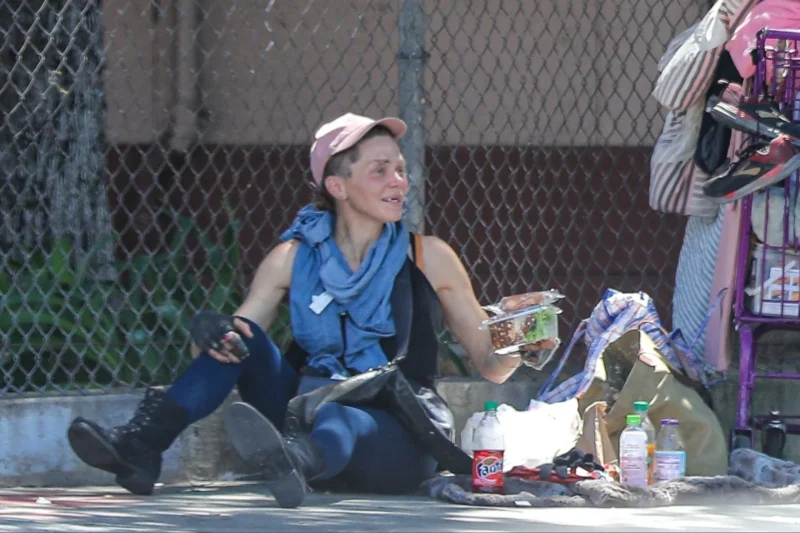 Model Turned Homeless Former Fitness Model Loni Willison Found Homeless in Venice Beach ...