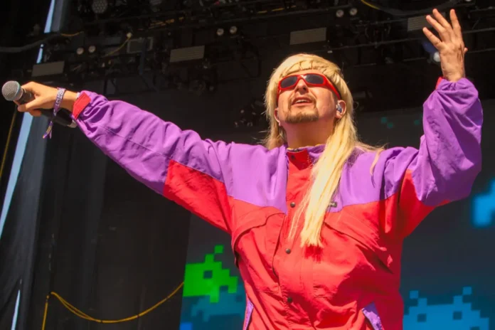artist helicopter crash music industry battle