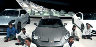 9 Climate Activists Glue Hands to Volkswagen Showroom Floor in Protest 9 Climate Activists Glue Hands to Volkswagen Showroom Floor in Protest