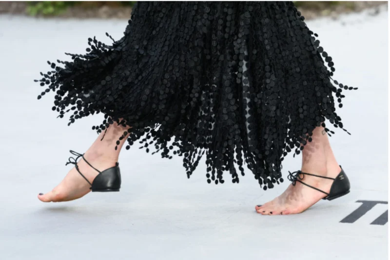 Chanel barefoot heels premiere