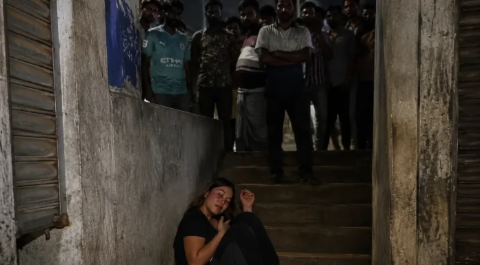 Female Streamer Jolly Says She Couldn’t Sleep on the Streets of Bangladesh Jolly streamer sleep streets Bangladesh night men staring