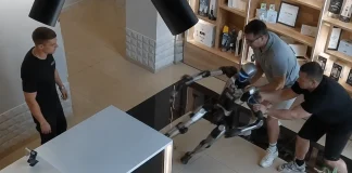 Robot Consultant Reportedly Attacks Customer in Russia, Gets Sent for a Reboot robot consultant attacks customer Russia Saratov Syoma reboot