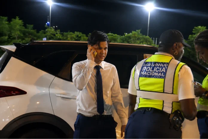 Ecuador police stopped man influence alcohol incident