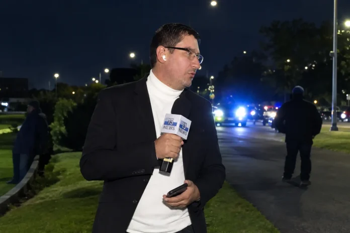 reporter dodges robbery live TV Colombia