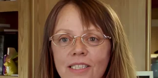 Woman Who Carried Live Bees in Handbag Endured Over 50,000 Stings in Bizarre Health Ritual Margaret bee stings handbag My Strange Addiction 50000 times